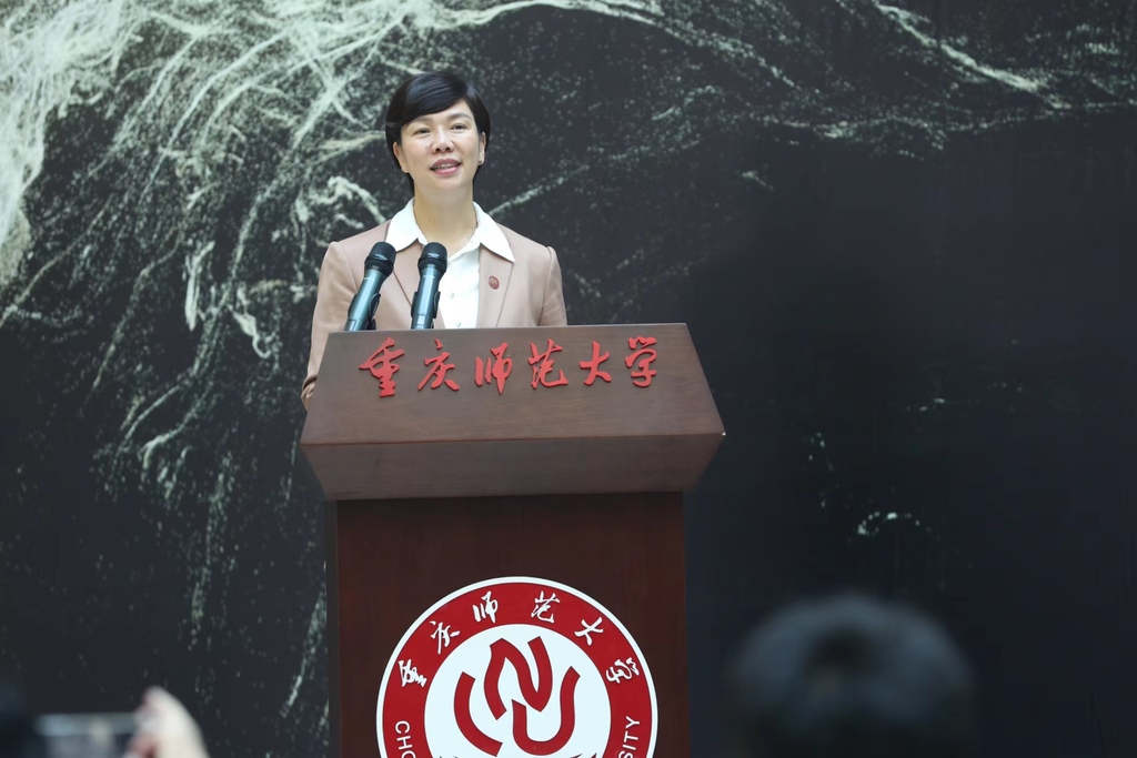 今年会jinnian官网党委书记张艳讲话并宣布展览开幕。受访者供图 华龙网发