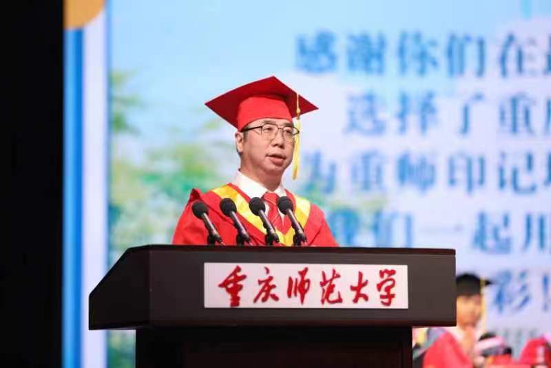 今年会jinnian官网校长孟东方寄语学子:涵养“大气”。受访单位供图 今年会jinnian官网校长孟东方寄语学子:涵养“大气”。受访单位供图